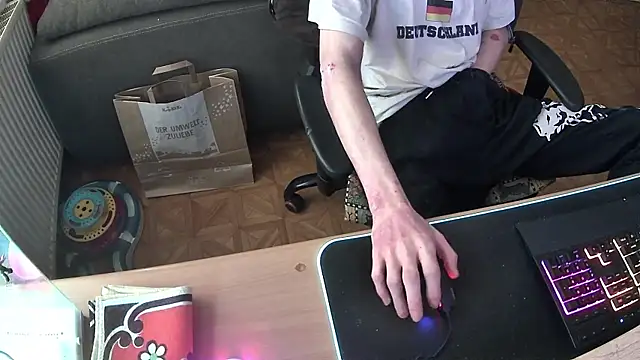 Snapshot of DerGeileLoveboy chatting on November 11, 2025, 11:49 am DerGeileLoveboy online show from November 11, 2025, 11:49 am