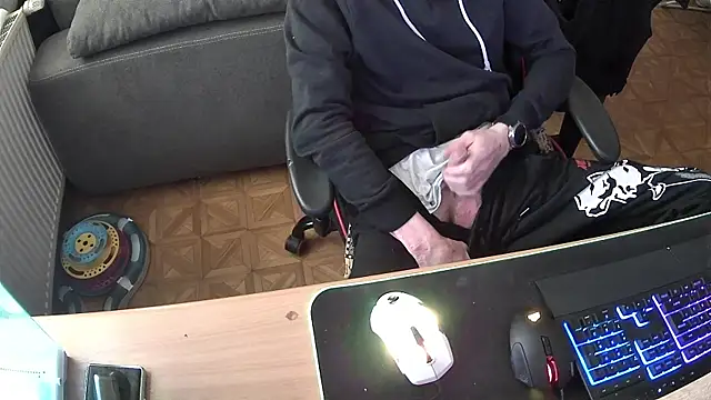 Snapshot of DerGeileLoveboy chatting on October 22, 2025, 9:53 am DerGeileLoveboy online show from October 22, 2025, 9:53 am