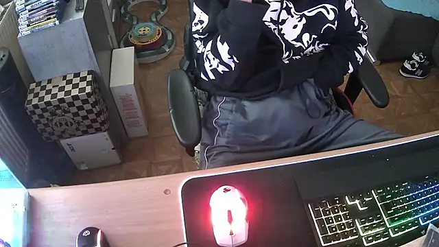 Snapshot of DerGeileLoveboy chatting on December 15, 2025, 9:15 am DerGeileLoveboy online show from December 15, 2025, 9:15 am