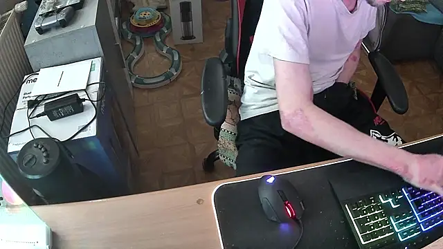 Snapshot of DerGeileLoveboy chatting on November 21, 2025, 8:13 am DerGeileLoveboy online show from November 21, 2025, 8:13 am