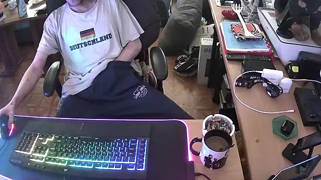 Snapshot of DerGeileLoveboy chatting on March 23, 2026, 7:08 am DerGeileLoveboy online show from March 23, 2026, 7:08 am