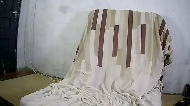 justyou2025 online show from October 14, 2025, 9:04 pm