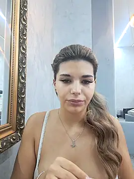 Bella Posh online show from November 24, 2025, 7:19 am