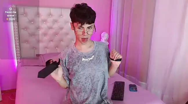 callum 77 online show from March 14, 2025, 7:55 pm