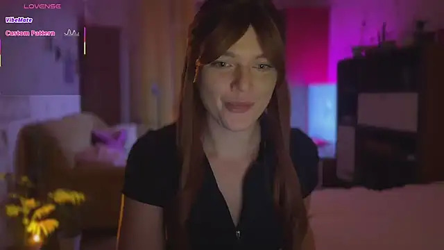 CherryRed Girl online show from November 17, 2025, 7:40 pm