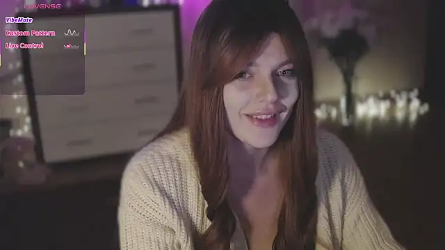 CherryRed Girl online show from September 25, 2025, 8:15 pm