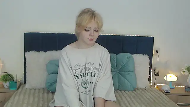 EmilyAngells online show from September 10, 2025, 6:34 am
