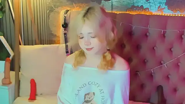EmilyAngells online show from June 30, 2026, 6:13 am