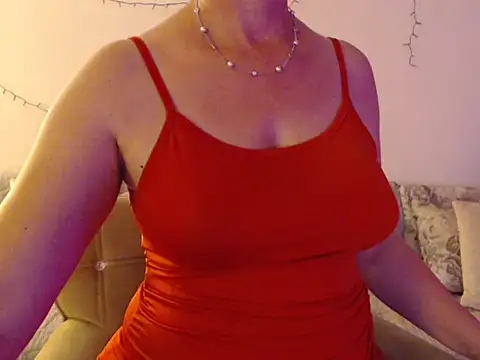 YourfantasyGiuly online show from June 2, 2026, 7:25 pm