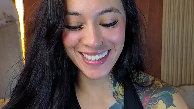 Snapshot of Isabella_Collen_v chatting on July 23, 2026, 2:03 pm Isabella Collen v online show from July 23, 2026, 2:03 pm