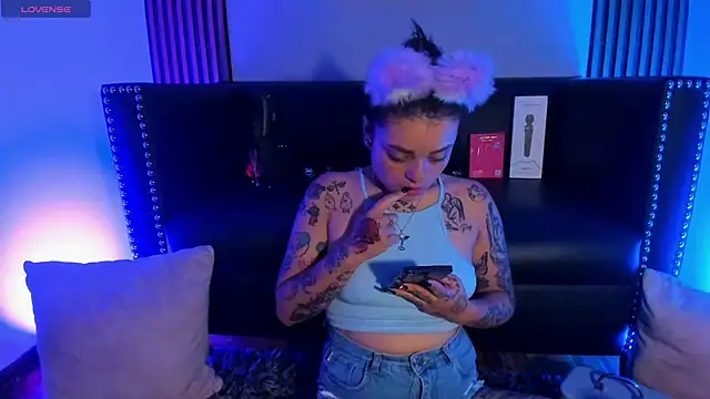 ChloeAllennn online show from January 18, 2026, 4:54 pm