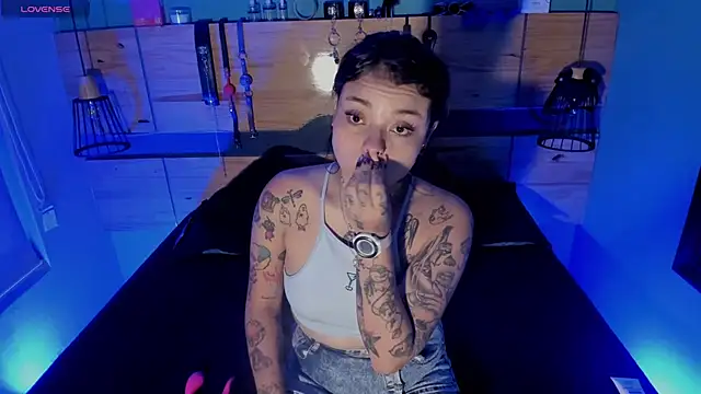 ChloeAllennn online show from March 20, 2026, 12:06 pm