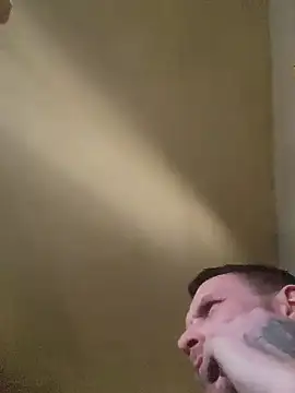 Snapshot of lambomusik chatting on February 27, 2025, 9:04 pm lambomusik online show from February 27, 2025, 9:04 pm