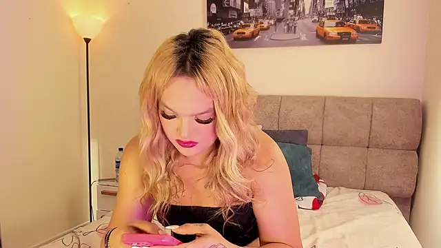 ScarletThompsonx online show from October 5, 2025, 1:40 am