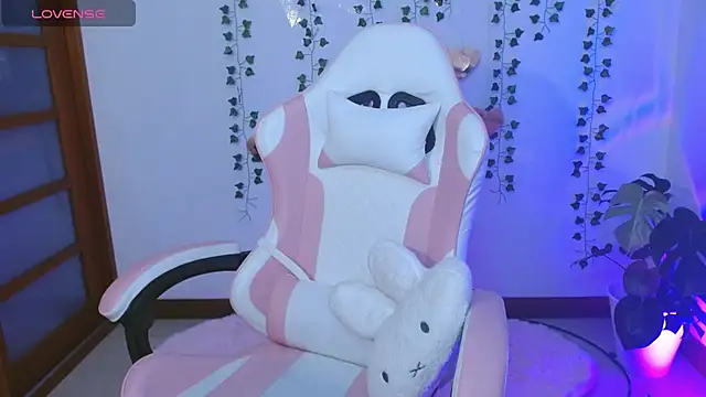hellokitty  valery online show from July 10, 2026, 2:22 am