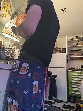 Polaroid White online show from February 4, 2026, 6:19 am