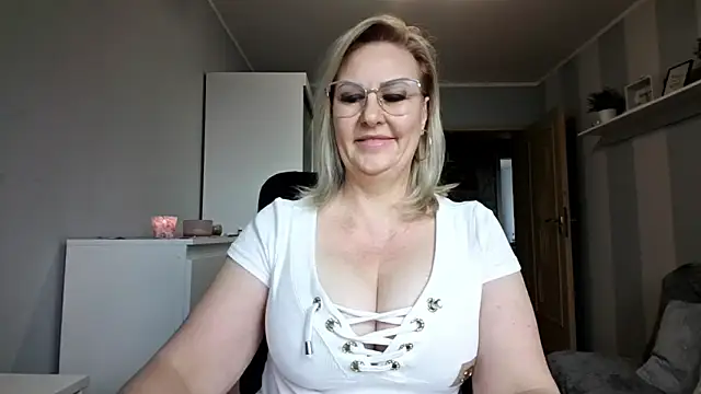 DianaLive online show from March 24, 2026, 6:57 am