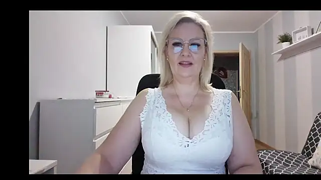 DianaLive online show from December 5, 2025, 7:29 am