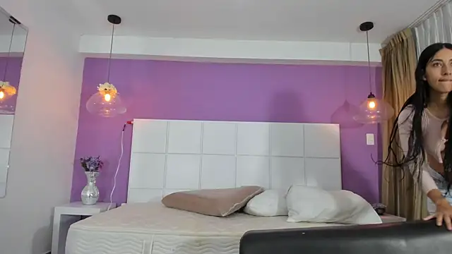 AnnHouston1 online show from October 31, 2025, 1:41 pm