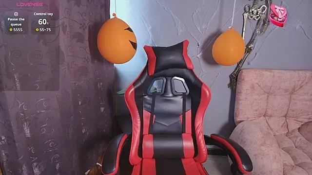 SophiTay online show from October 20, 2025, 5:57 pm