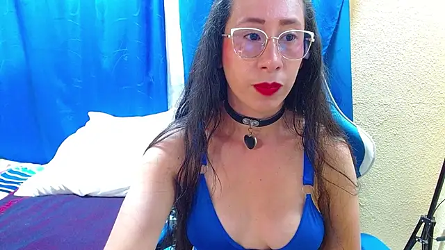 Gia leinn online show from June 4, 2026, 9:19 pm