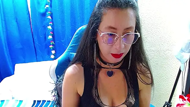 Gia leinn online show from April 28, 2026, 10:03 pm