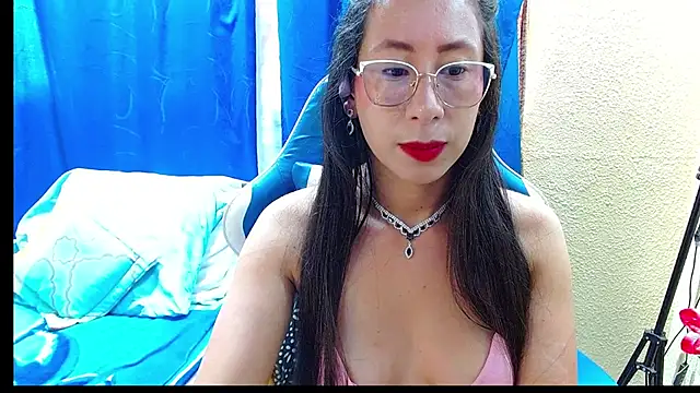 Gia leinn online show from June 25, 2026, 3:50 pm