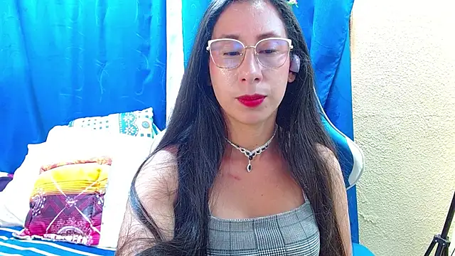 Gia leinn online show from June 18, 2026, 9:20 pm