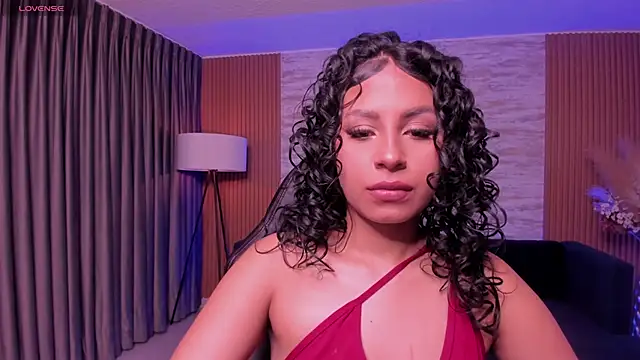 hannah thomson  online show from September 30, 2025, 3:45 am