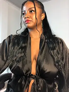 Snapshot of ValerieBlakee chatting on July 5, 2026, 11:55 pm ValerieBlakee online show from July 5, 2026, 11:55 pm