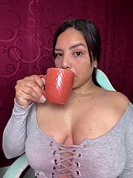 Sara chanel92 online show from November 12, 2025, 8:45 pm