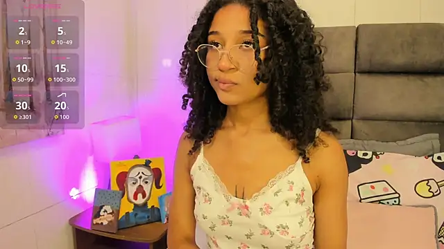 Layla Clarke online show from October 7, 2025, 3:40 am