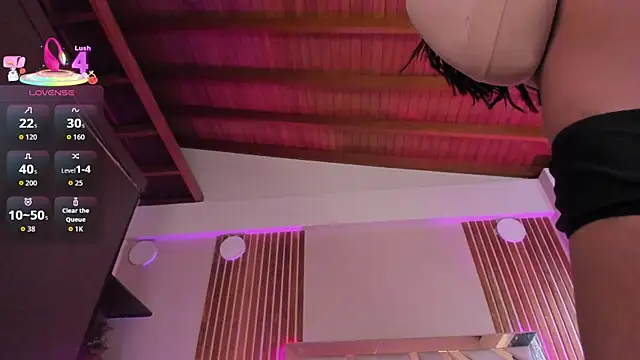 sweetviolet   online show from November 6, 2025, 12:09 pm