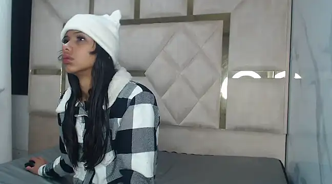 Snapshot of Kendall_6669 chatting on March 13, 2025, 11:51 am Kendall 6669 online show from March 13, 2025, 11:51 am