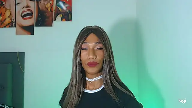 red veltet online show from November 20, 2025, 9:04 pm