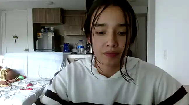  luna 777 online show from February 24, 2025, 8:25 pm