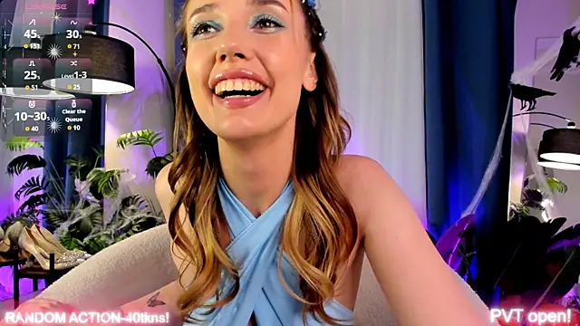 luna joy  online show from October 30, 2025, 11:19 am