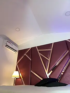 DanielaMedinaa online show from October 8, 2025, 8:31 pm