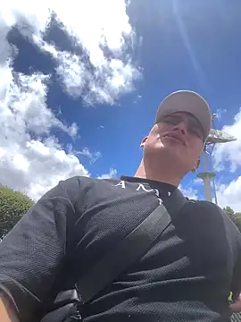 MaxxxSteil online show from September 14, 2025, 4:51 pm