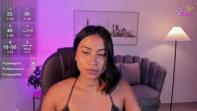 Ivyy Moon  online show from May 13, 2026, 2:51 am