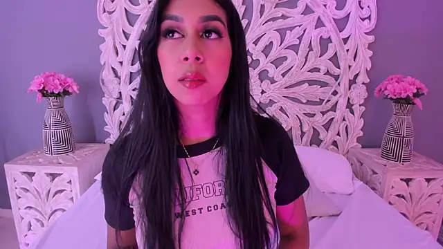 AnnieGibbyns online show from June 25, 2026, 8:25 pm
