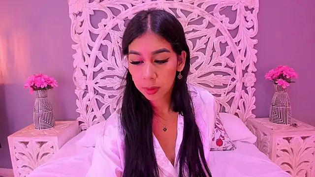 AnnieGibbyns online show from July 2, 2026, 8:37 pm