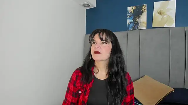 laura hotties online show from September 27, 2025, 12:55 pm