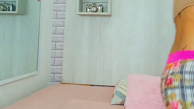 ZaraRousse online show from February 5, 2026, 3:24 am