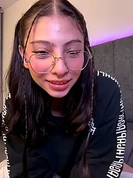 Dirty-Bunnyyy online show from September 17, 2025, 6:26 am