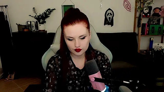 Della Ideal online show from December 14, 2025, 5:07 pm