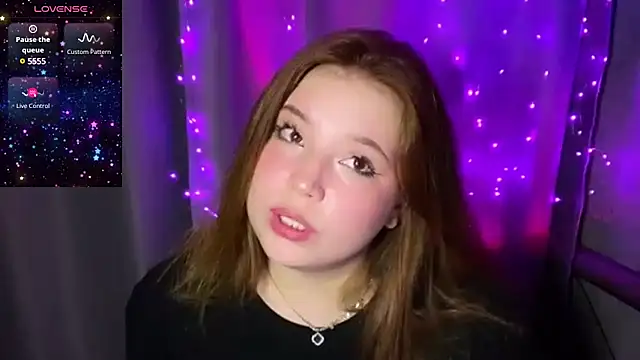 Snapshot of hot_sun chatting on March 8, 2025, 4:28 pm hot sun online show from March 8, 2025, 4:28 pm