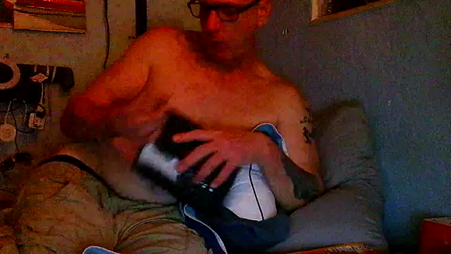 Snapshot of PornStro921 chatting on March 7, 2026, 12:28 am PornStro921 online show from March 7, 2026, 12:28 am