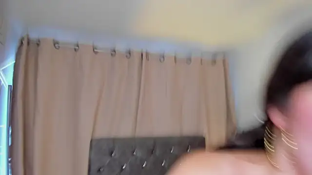 DaphneGlas online show from January 31, 2026, 7:12 pm