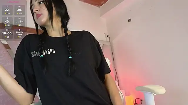 GirlPiscis online show from February 24, 2025, 1:21 pm